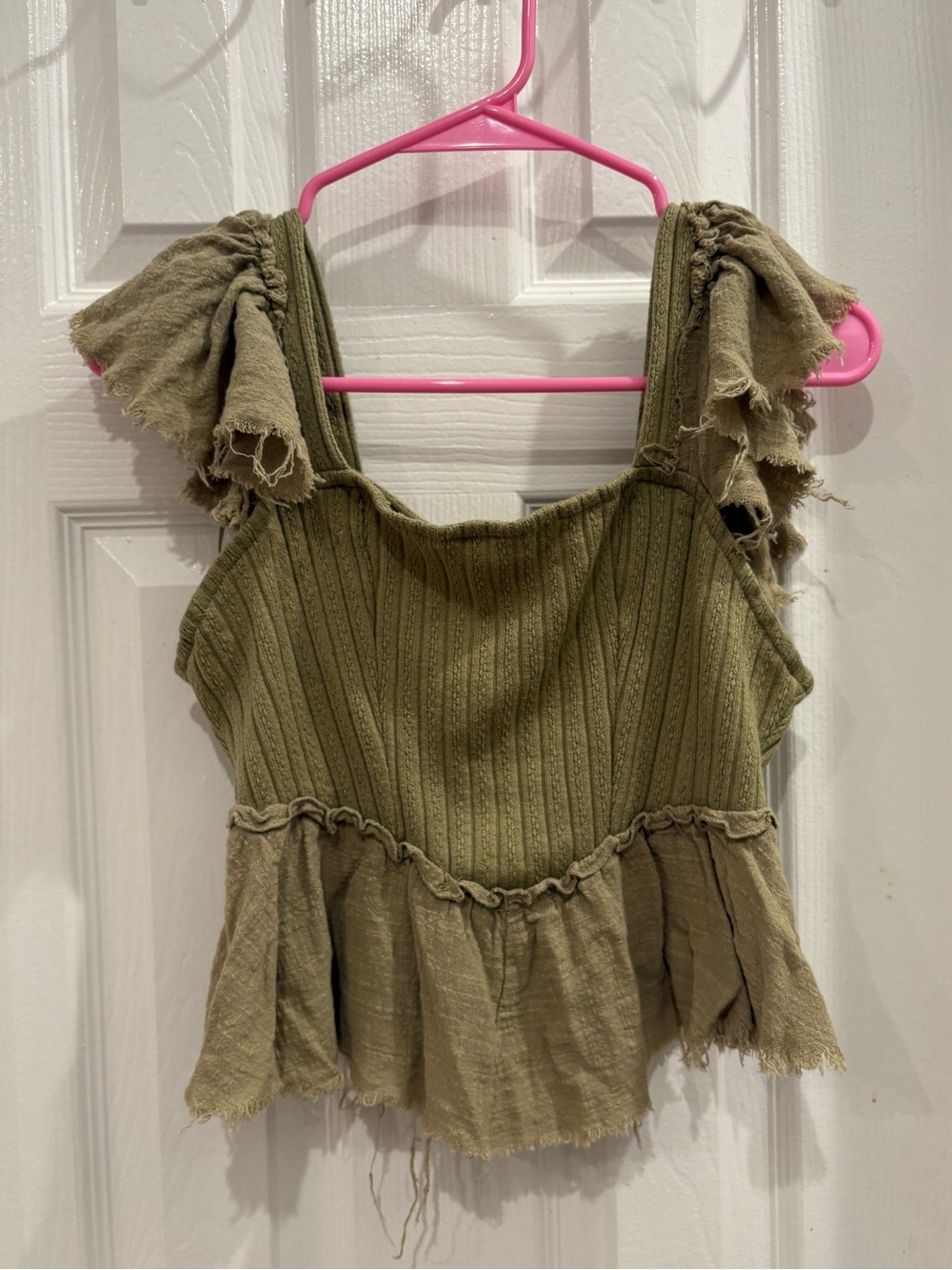 🫧🫧 Olive Green Ruffled Raw Hem Tank Top 🫧